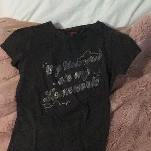 Medium size 7-8 graphic tee